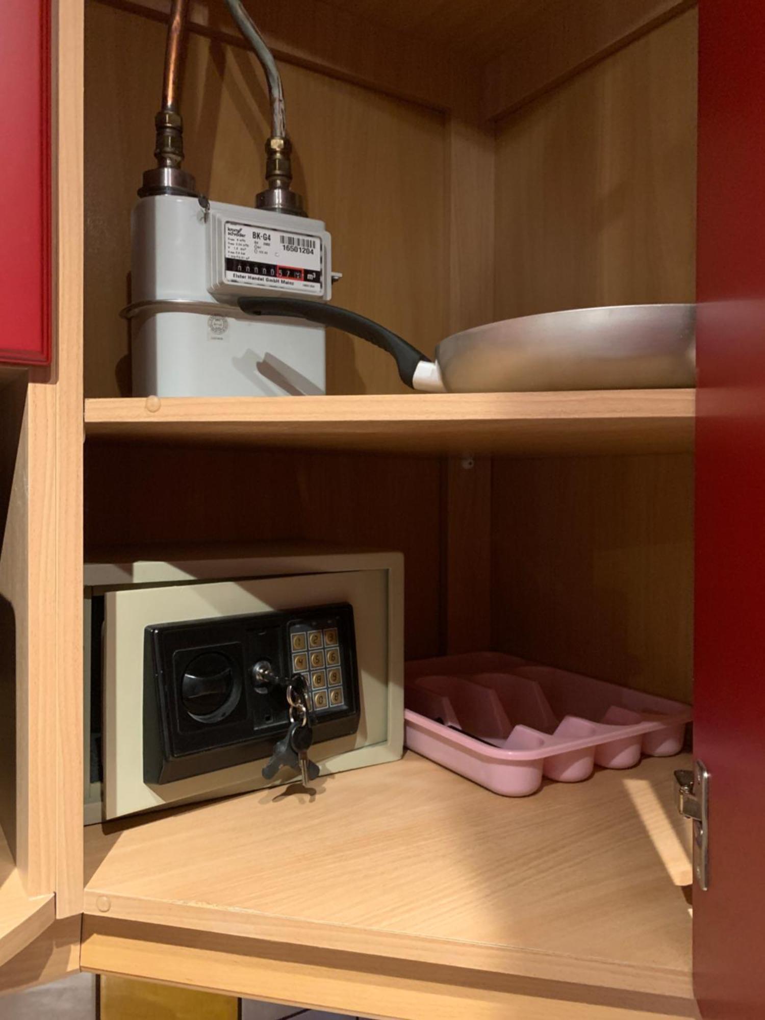 Dikol Two-room Apartment-self Check-in & Free Parking Near Center