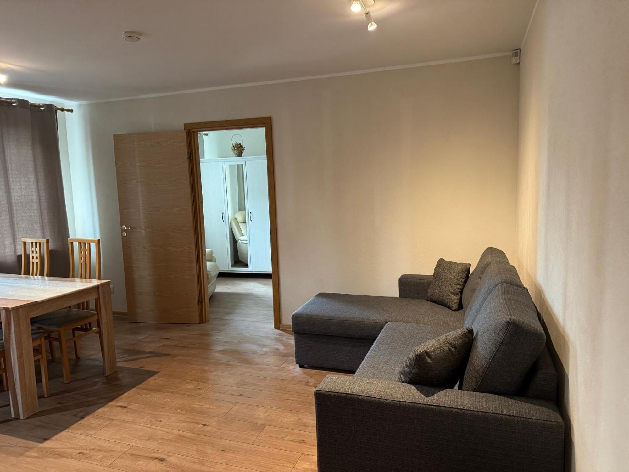 Dikol Two-room Apartment-self Check-in & Free Parking Near Center * Таллин